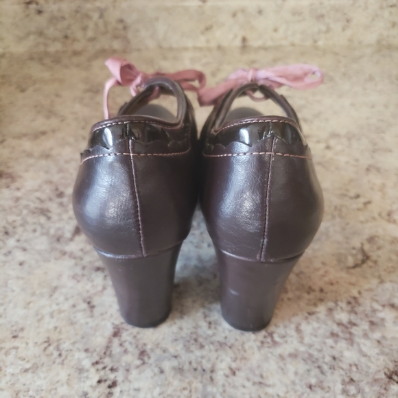 Brown and Pink Heels - Picture 3 of 5